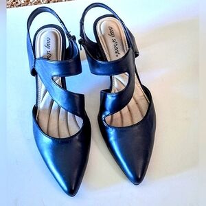 NWOT Easy Street Venue Pumps